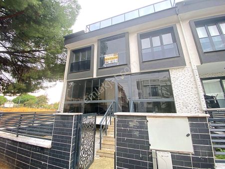 🌀yetki Gültaş Emlaktan Edremitte Satılık 5+1 Ultra Şık Tasarımlı Villa Sizleri Bekliyor