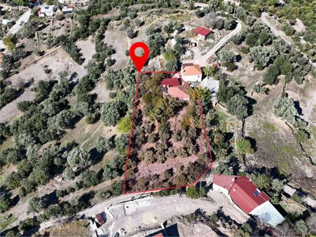 Milas Hasanlar’da 2.266 M² 2 Katlı Kargir Ev + Tarla (yatırıma Uygun, Bölünebilir)