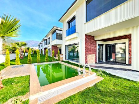 ▶ ▶akçay Körfez'den Girişte Odası Olan Müstakil Havuzlu Sıfır Satılık 4+1 Lüx Villa