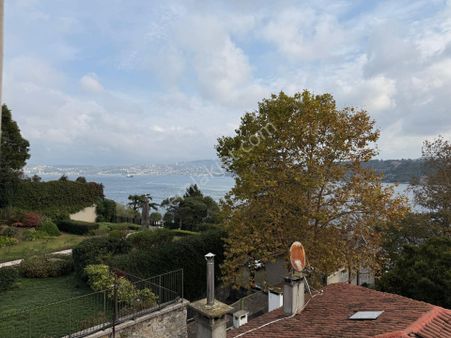 Emirgan'da Deniz Manzaralı