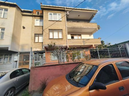 Güneyden Metroya 5 Dakika Yürüme 325m2 Arsa İçinde 3 Katlı Bina