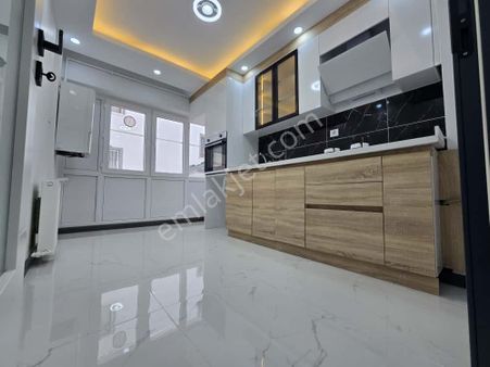 Elvan Mah Satılık 3+1 Full Yapılı Kat Konumlu Ön Cephe Daire