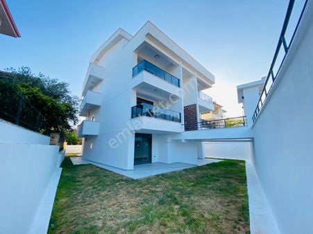 Kerim'den Altınoluk Satılık Sıfır Bahçeli Lüx 3+1 Daire