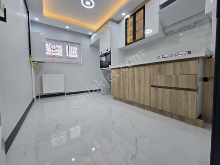 Elvan Mah Satılık 3+1 Full Yapılı Masrafsız Cadde Yanı Daire