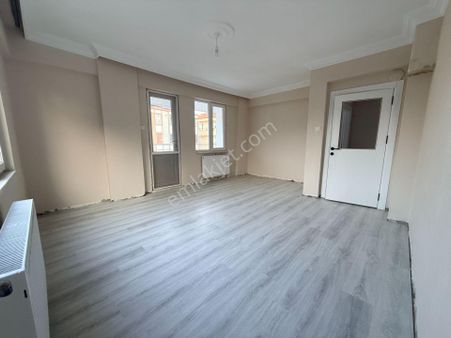 ▄jet Emlaktan Doktorlar Sitesi Mevkiinde Öncephe Ayrı Mutfak 2+1