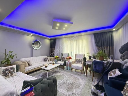 Tuşba Emlaktan Satılık Geniş İskanlı Kombili Ara Kat 3+1