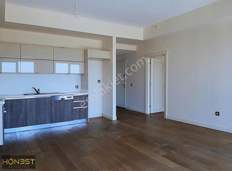 Acil Satış !!! Kiptaş Venezia Mega 1+1 Boş Daire...kare Salon