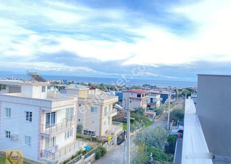 Seferihisar Doğanbey'de Deniz Şehir Doğa Manzaralı Satılık Sıfır 2+1 Villa