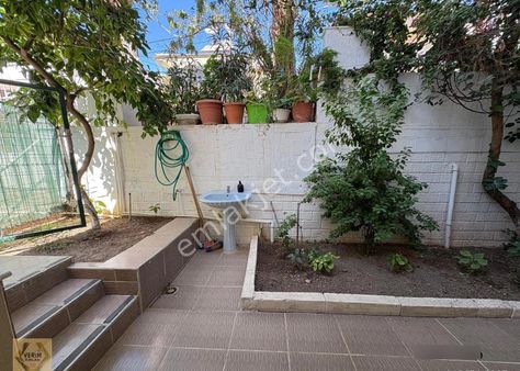 Ürkmez De Deniz Tarafın Da Bahçe Katı Satılık 3+1 Daire