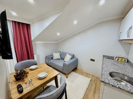 Tuncaydan Metro-metrobüs 12 Dk 1+1 Daire