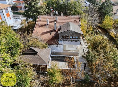 Erenköy'ün Kalbinde 1271m2 Arsa İçerisinde Müstakil Fırsat Villa