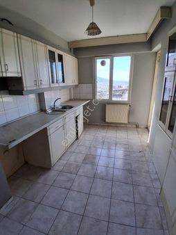 Mızraklı Caddesinde 3+1 140 M2 Doğalgazlı Asansörlü