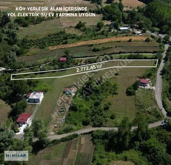 Hisardan Aksuda Baraja Yakın Tarla