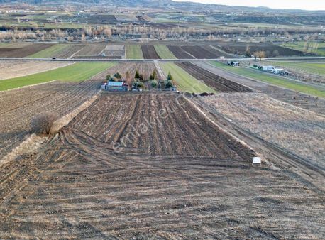 Nova Kahramankazan'dan Uçarı Mah. Yola Cepheli Fırsat Parsel