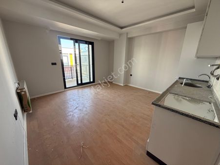 Üniversiteye Çok Yakım Mesafede Kiralık 1+1 Daire