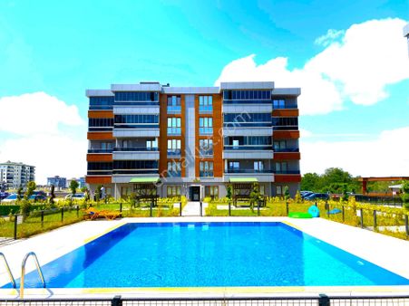***eryıldız İnşaat'tan***tepe Bölgesinde 7/24 Güvenlikli Havuzlu Site İçinde 173m2 Lüx 3+1