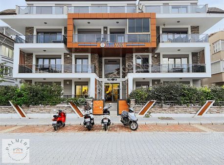 Palmera'dan Kemeraltı'da Çok Şık Kiralık 2+1 Yüksek Giriş Daire