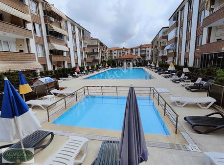 Karasu Yalıda Havuzlu Sitede Eşyalı Geniş 2+1 Fırsat Daire