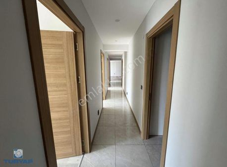 İzban Yakını Havuzlu Güvenlikli Sitede Kiralık 4+1 Daire