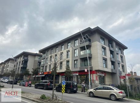 Kiralık 3+1 Daire - Hem Boğaz Manzarası Hem Cadde Bloklar -