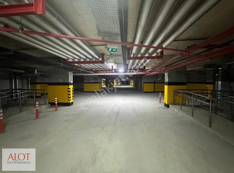 Üsküdar Mehmetakif Ersoy Caddesi Emlak Konut 1+1