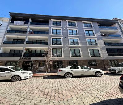 Beylikdüzü Cumhuriyet Mahallesi Gezgen İnşaat'tan 2+1 Satılık Daire