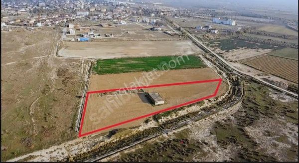 Durasıllı Mah 7950 M2 İçerisinde 2 Adet Evi Olan Tarla