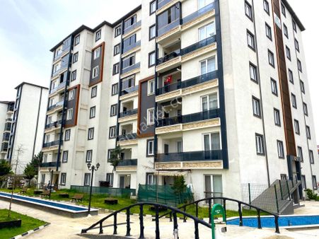 **eryıldız Gayrimenkul'den Migros Avm Civarı Site İçinde Kiralık 2+1 Daire