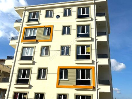 **eryıldız Gayrimenkul'den İlçe Emniyet Yanı Merkezde Kiralık Sıfır Oturuma Hazır Balkonlu 1+1 Ev