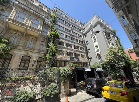 Beyoğlu Turnacıbaşı Caddesinde 155m2 2+1 Asansörlü Satılık