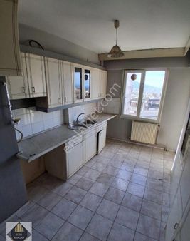 Mızraklı Caddesinde 3+1 140 M2 Doğalgazlı Asansörlü