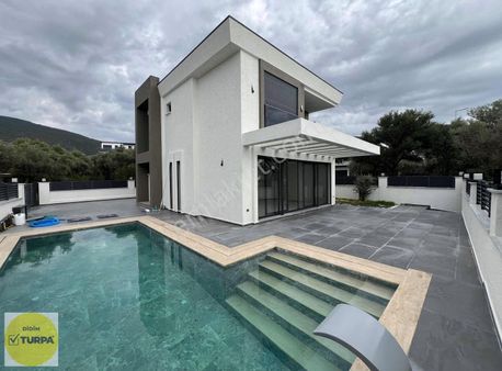 Akbükte Panoramik Deniz Manzaralı Sıfır Müstakil Villa!