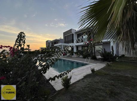 Didim'de Ultra Lüks Full Eşyalı Manzaralı Satılık Villa!