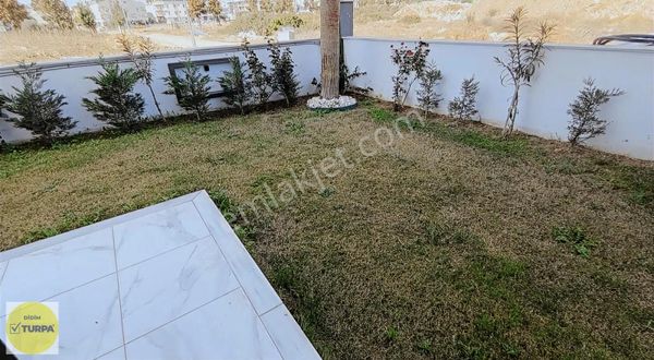 Didimde Havuzlu Elit Bir Sitede 2+1 Eşyalı Bahçe Katı Satılık