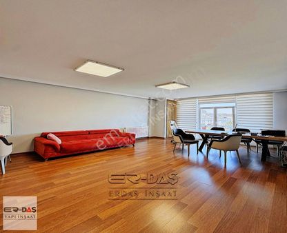 Beylikdüzü Ekinoks Rezidans'ta 2+1 Ebeveyn Banyolu Ara Kat