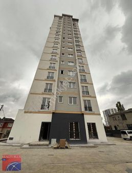 Aşağı Dudulluda Geniş 3+1 Daire Açık Havuzlu Satılık Daire