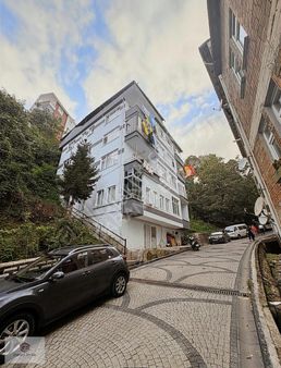 Saray Hamamı Üstü, Merkezi Konumda 2+1 Bakımlı Daire!