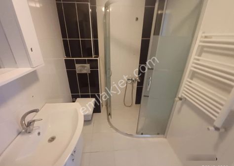 Zeytinburnu Yeşiltepe Mah'de 3+1 125m² 12yıllık Balkonlu Krediye Uygun Satılık Y.giriş Osmanlı Emlak