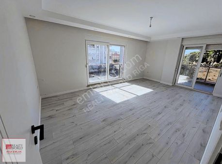 Riga'dan Satılık Ünsal Mah 220 M2 6+1 Dubleks Daire