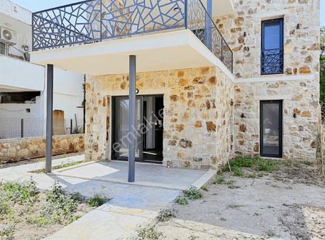 Gümüşlük Merkezde Kiralık 3+1 Bahçe Kat Daire