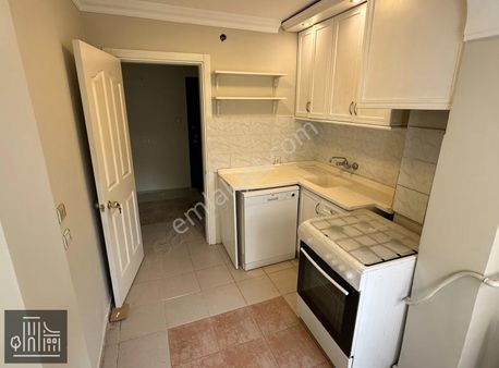 Hatay İnönü Cadde Binasında Arakat 2+1 Doğalgazlı Satılık Daire