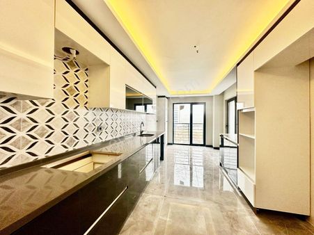 Pursaklar Mehmet Zengin Emlak'tan Kapalı Otoparklı Lüks Sitede 14.kat 4+1 Sıfır Dairesi