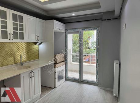 Sümbüller'den Eğitimciler Yakını İskanlı Asansörlü Kullanışlı3+1