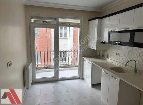 Sümbüller'den İskanlı Kapalı Pazar Yakını Arakat Masrafsız 2+1