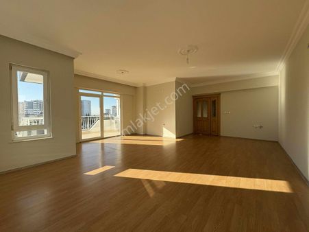 Şafak Emlak Kiralık Şirinyalı Sitede 3+1 165m2 Ara Kat