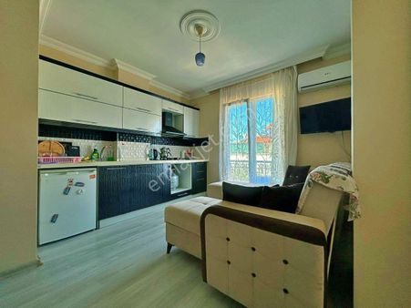 Uytundan Akçay Güre Arasında Denize 300 Metre Eşyalı 1+1 Daire