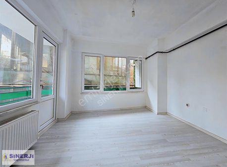 Sahile 250 Metre, İçi Yenilenmiş Satılık 2+1 Arakat Daire