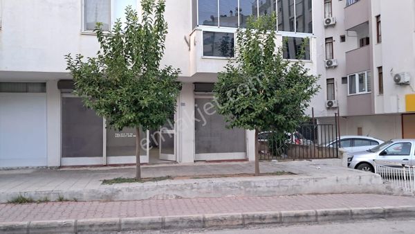 Şehirin Merkezinde 100m2 Depolu Dükkan