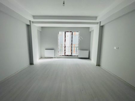 Güven'den Kapaklı'da Merkezi Konumda ,servislere Yakın 2+1 Ev