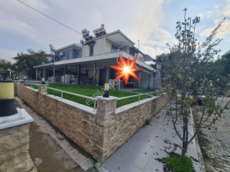 Denize Sıfır Site İçerisinde Bahçeli Önü Açık 2+1 Yazlık